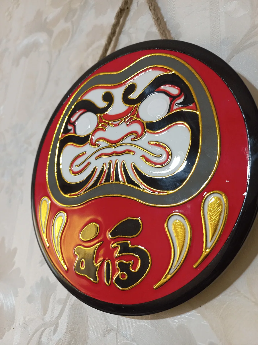 Daruma Rojo y Negro 16cm de largo