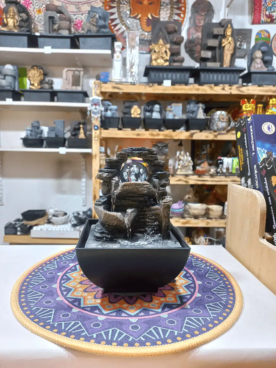 Fuente de agua chica con Esfera