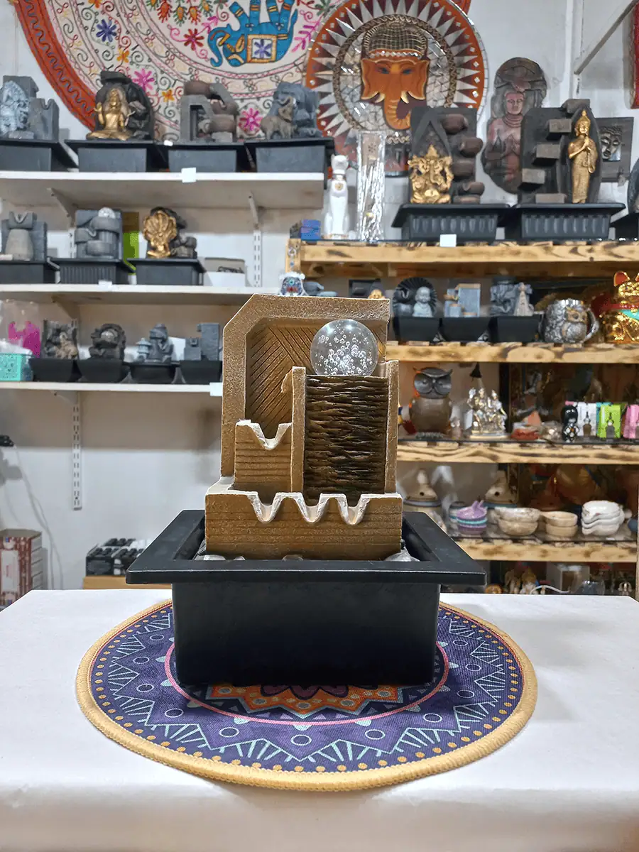 Fuente de agua mediana con Esfera Diseño moderno