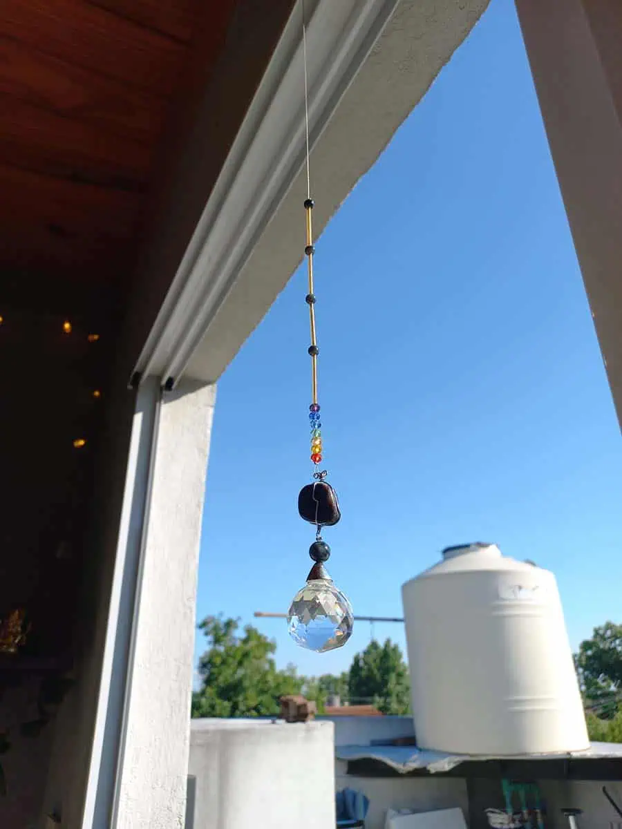 imagen de un atrapasol de cuarso turmalina