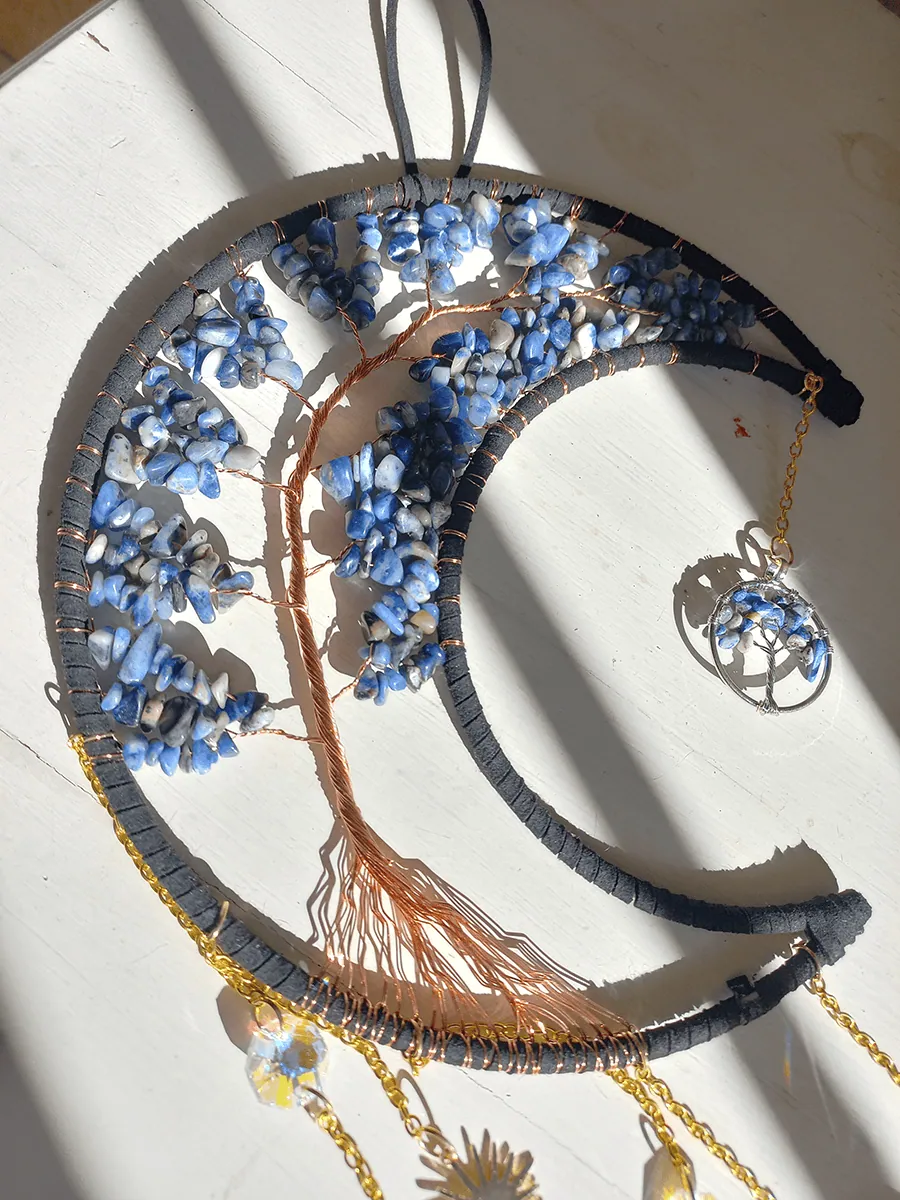 Atrapasol de luna con cuarsos verde