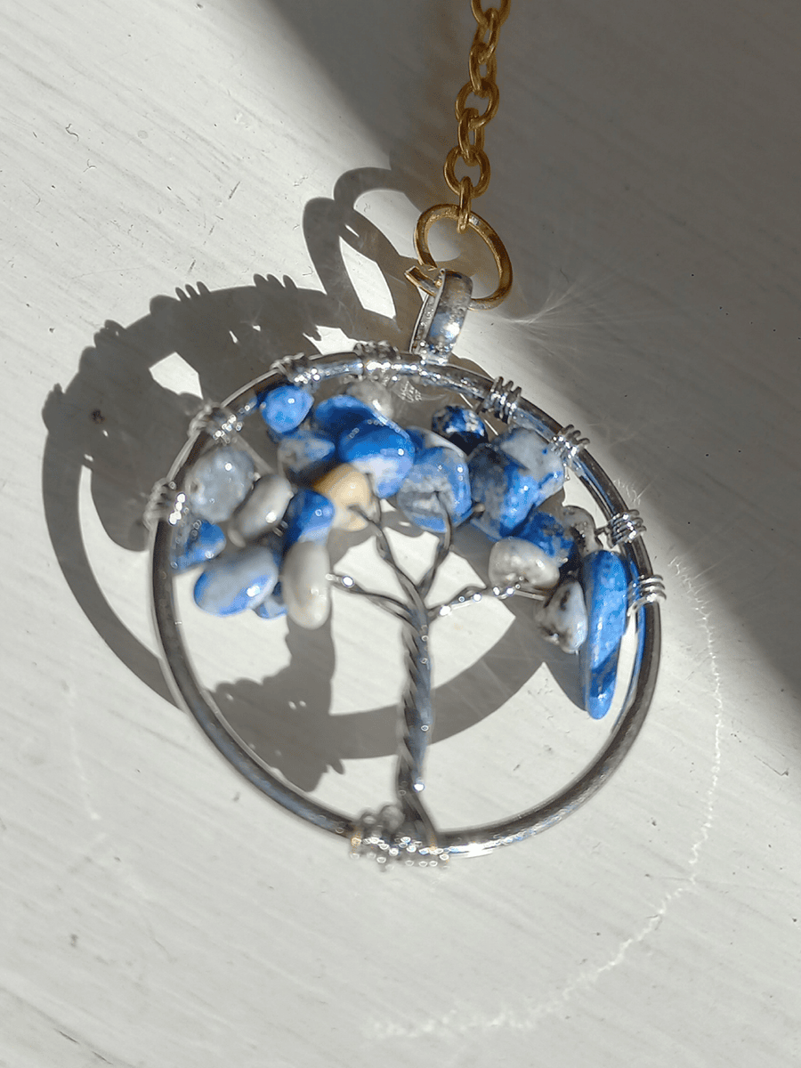 Atrapasol de luna con cuarsos verde