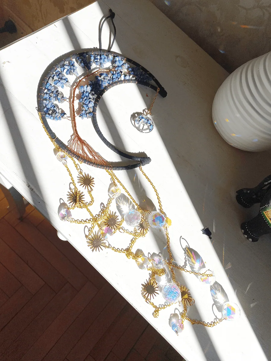 Atrapasol de luna con cuarsos verde