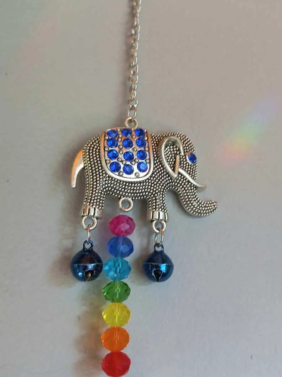 Atrapasol elefante con ojo turco y cristal decorativo