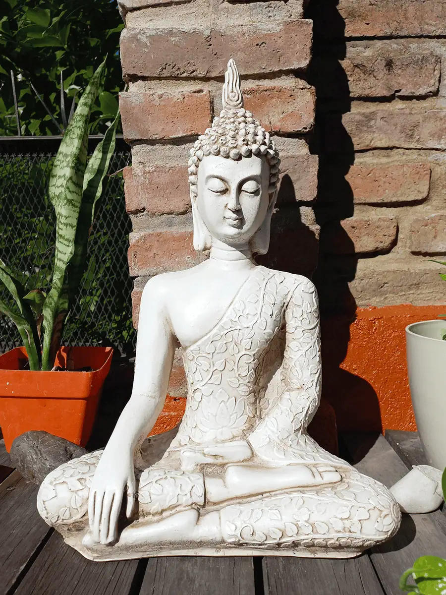 Buda de resina para exterior mediano de Conexión con la Tierra decorando jardín