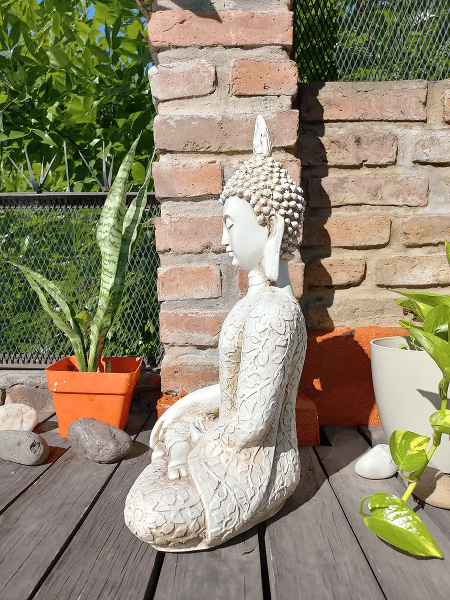 Buda de resina para exterior mediano de Conexión con la Tierra decorando jardín