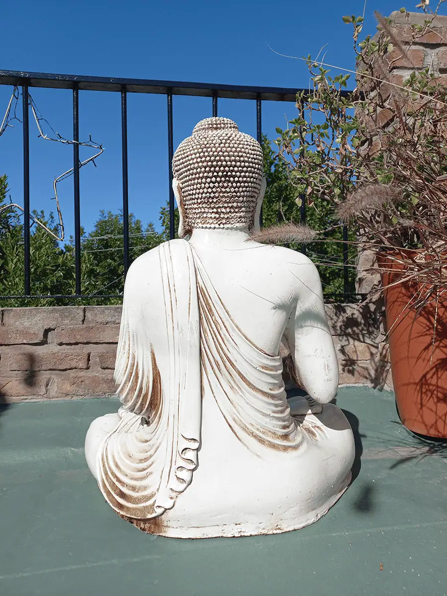 Buda de resina para exterior grande de Sabiduría decorando jardín