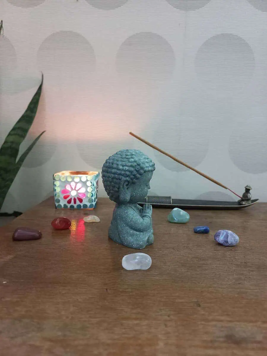 imagen de Buda bebe Mudra Namaskara