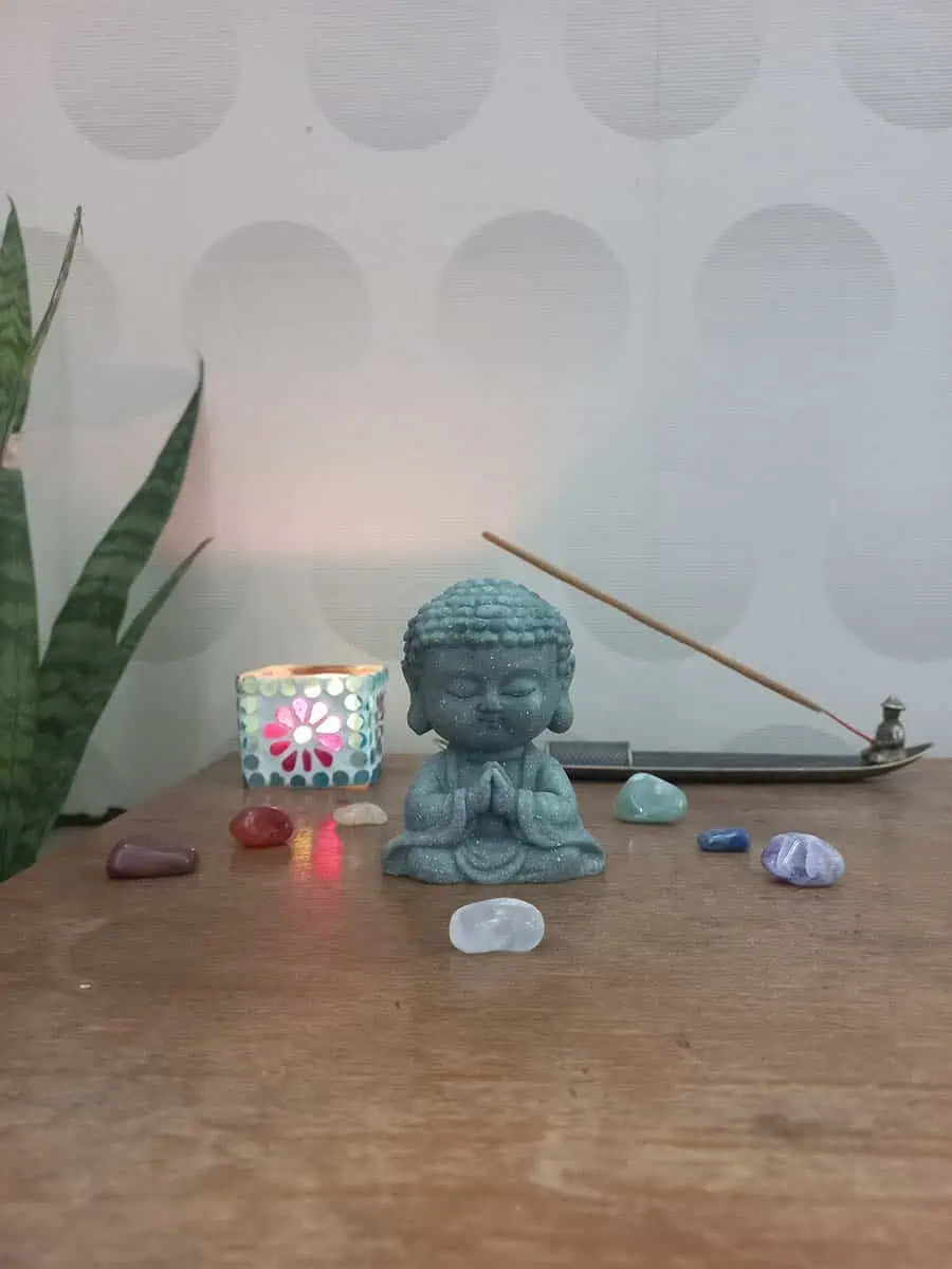 imagen de Buda bebe Mudra Namaskara