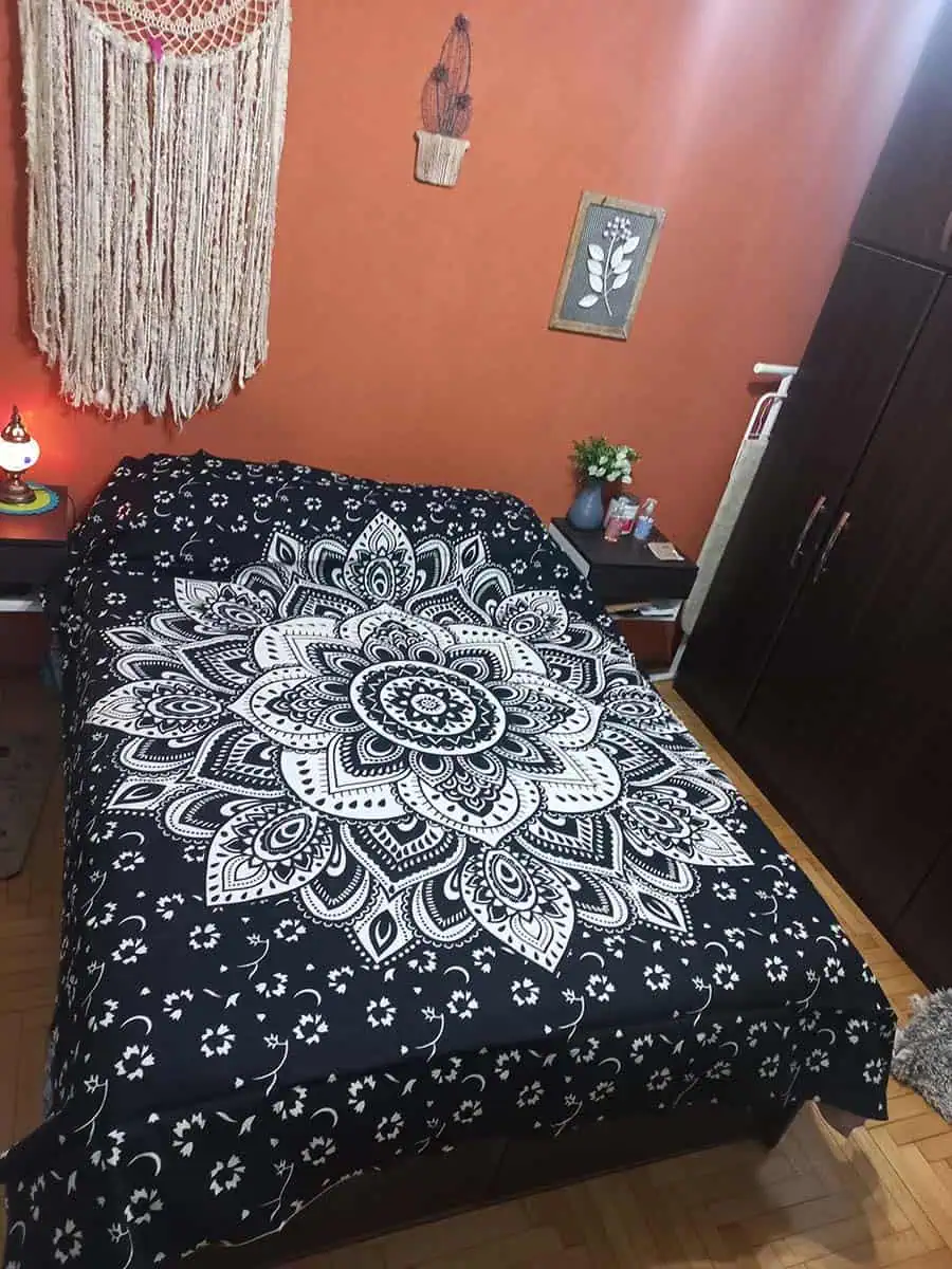 Cubrecama hindu B&N con Mandala