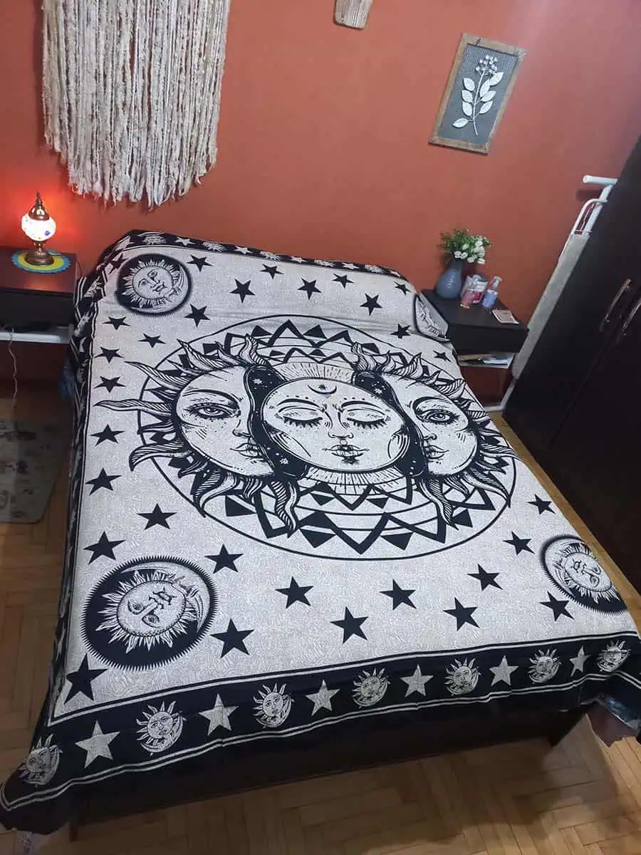 Cubrecama hindu del Sol y la Luna