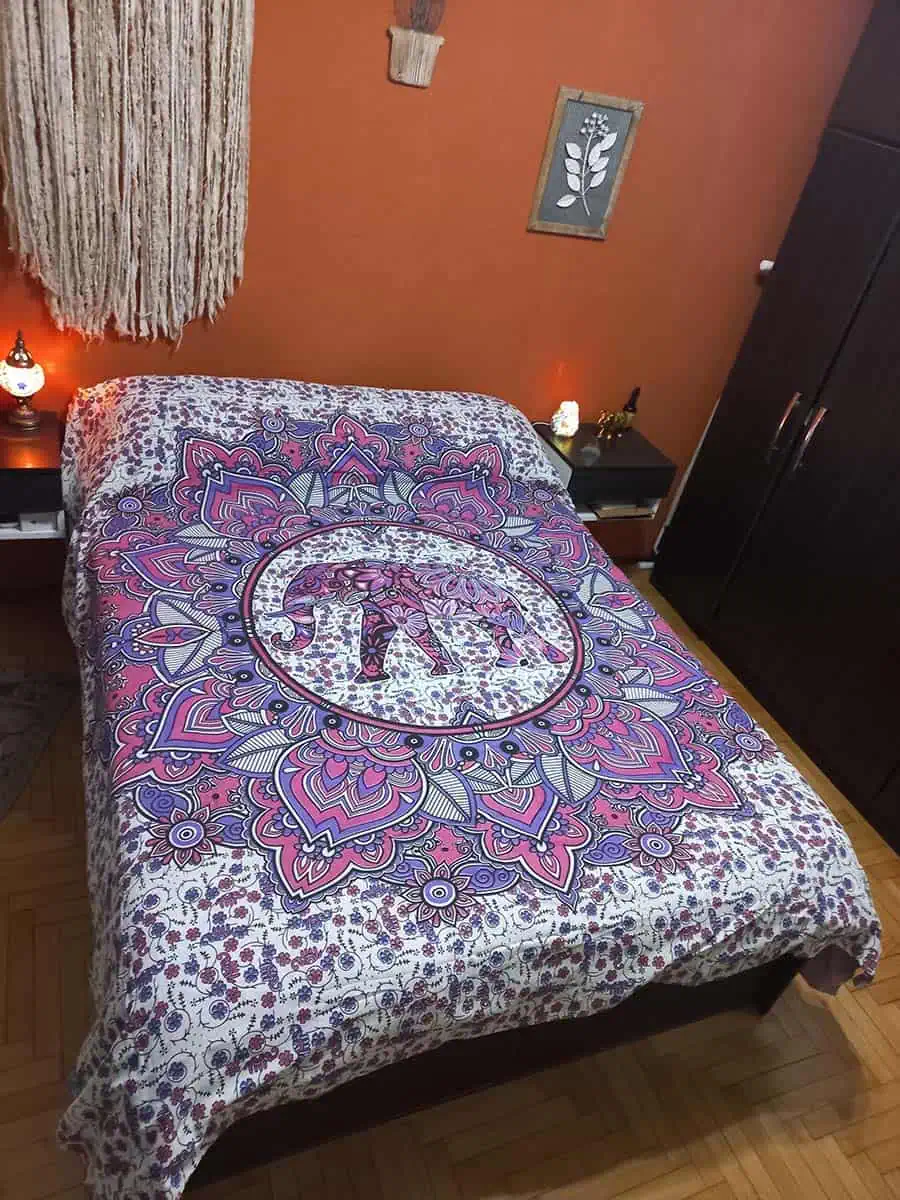 Cubrecama hindu con Elefante y mandala rosa