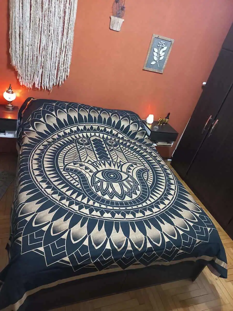 Cubrecama hindu Dorado con Mano de Fátima