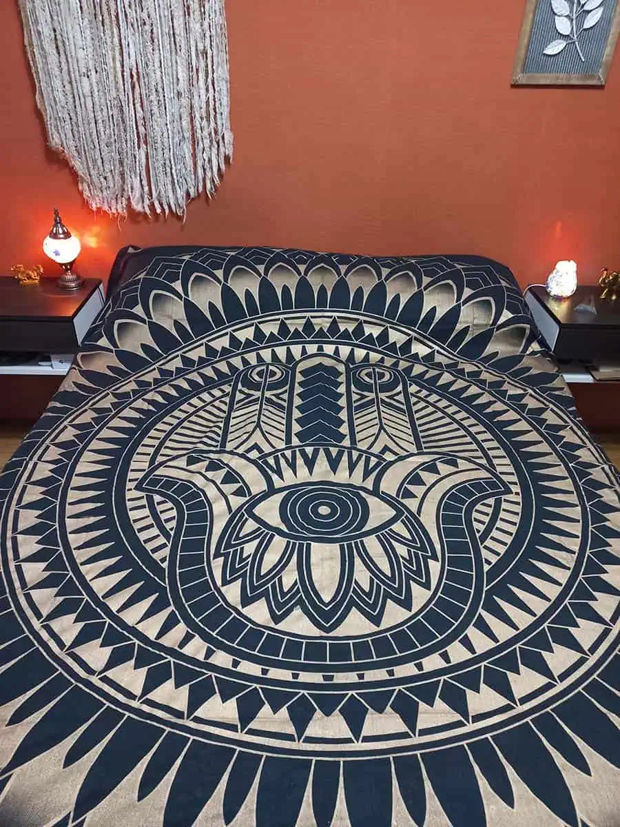 cubrecama hinduDorado con Mano de Fátima de dos plazas y media, zona sur