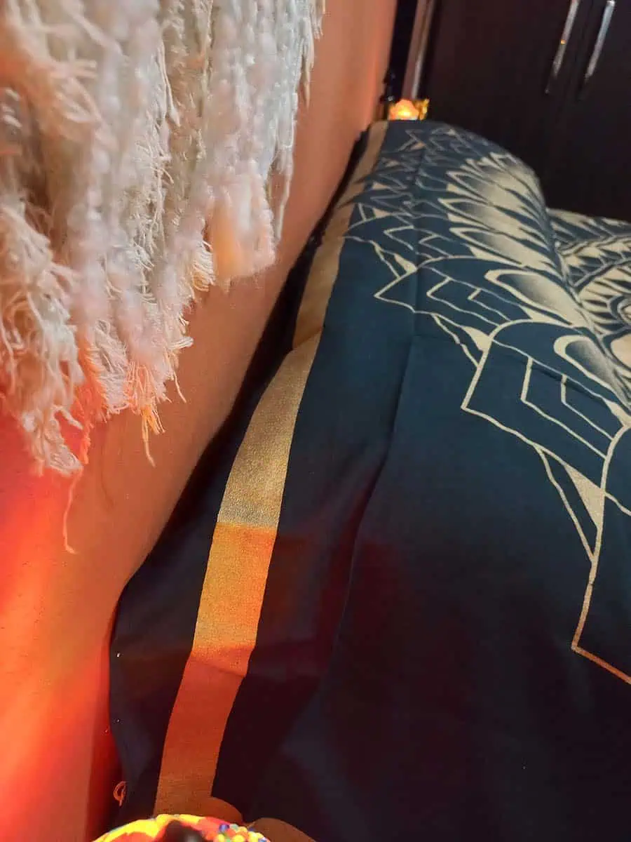 cubrecama hinduDorado con Mano de Fátima de dos plazas y media, zona sur