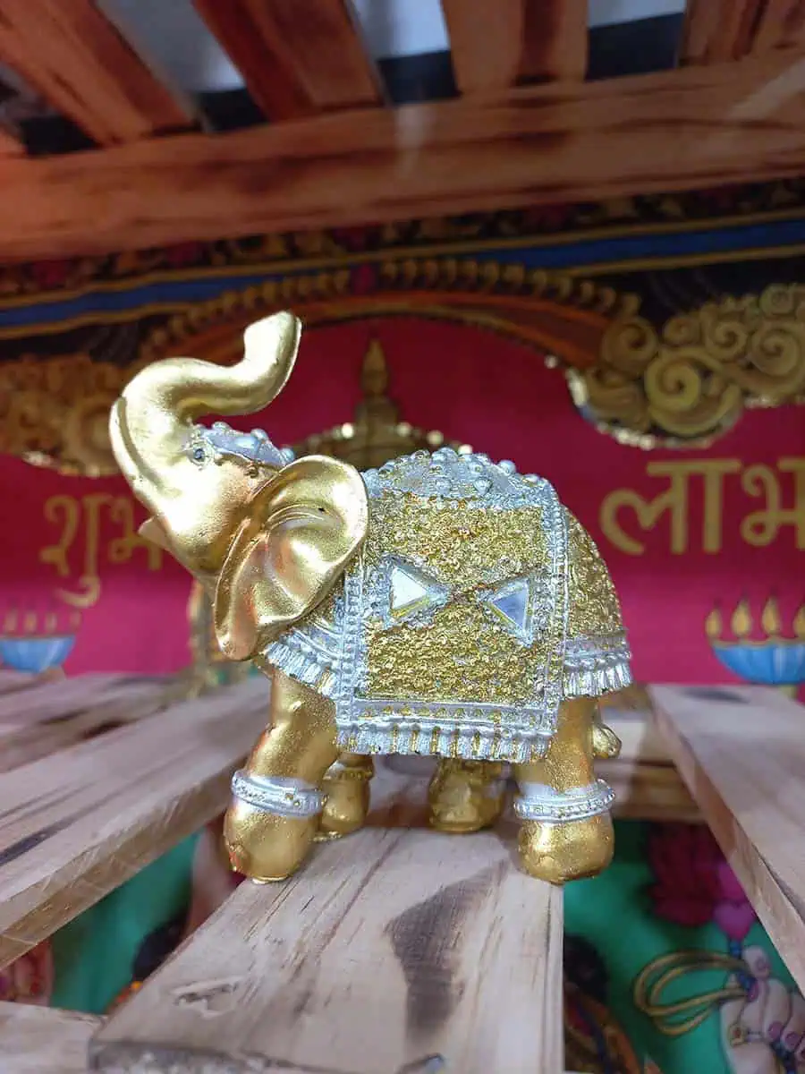 Elefante dorado con plateado 10cm de alto