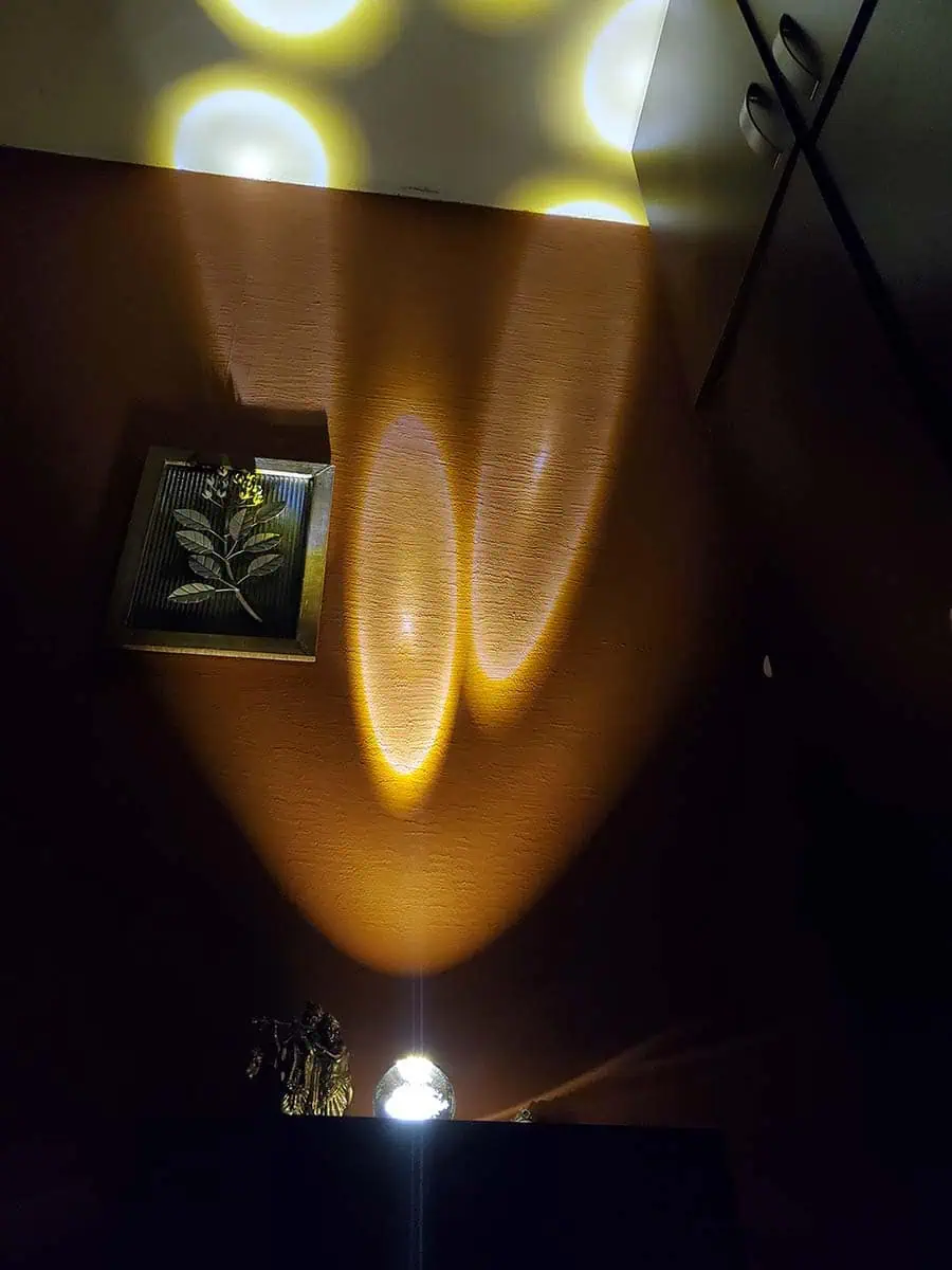 imagen de una esfera lampara de cristal 3D del hombre a la luna