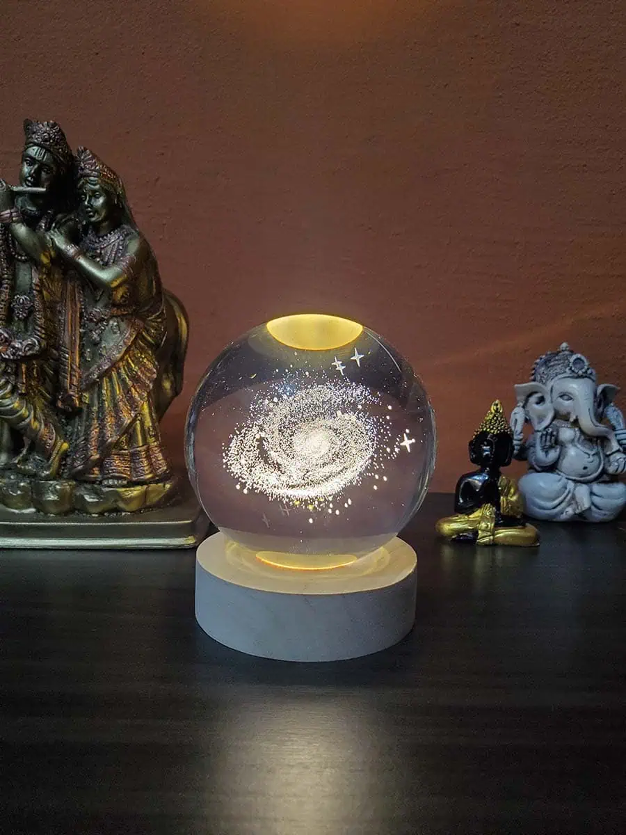 Lámpara esfera de cristal con diseño 3D de galaxia con eschufe USB
