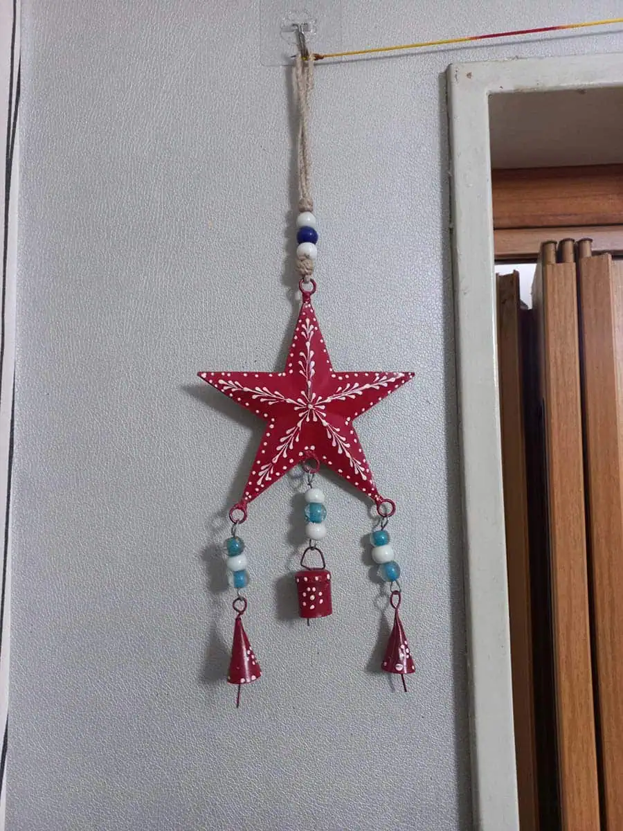 Estrella colgante roja