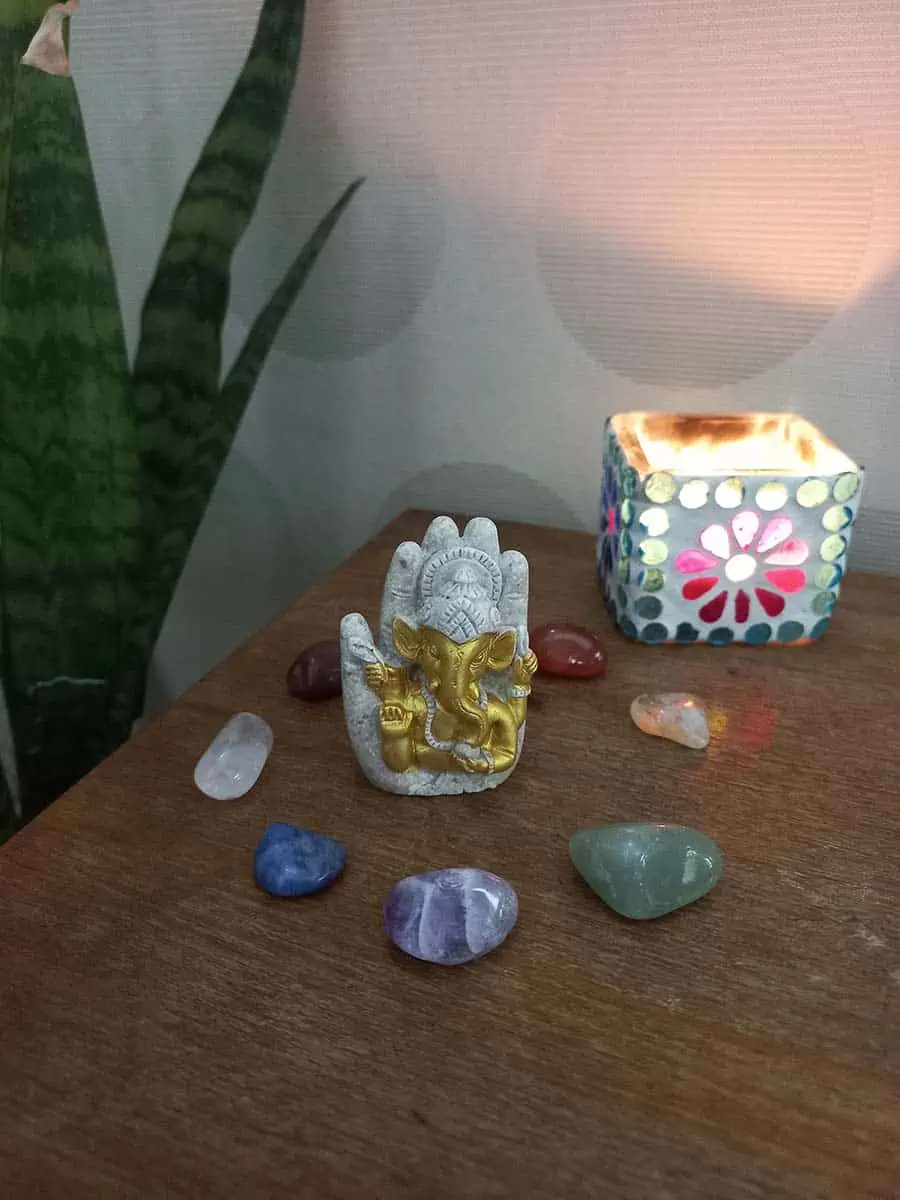 Ganesha mini con mano de Fátima dorada