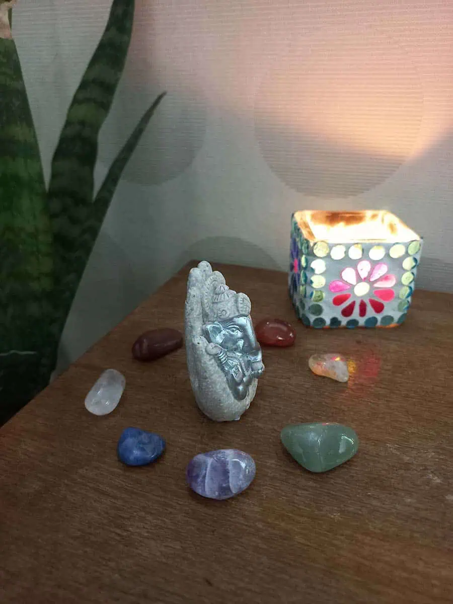 imagen de una ganesha chica plateada