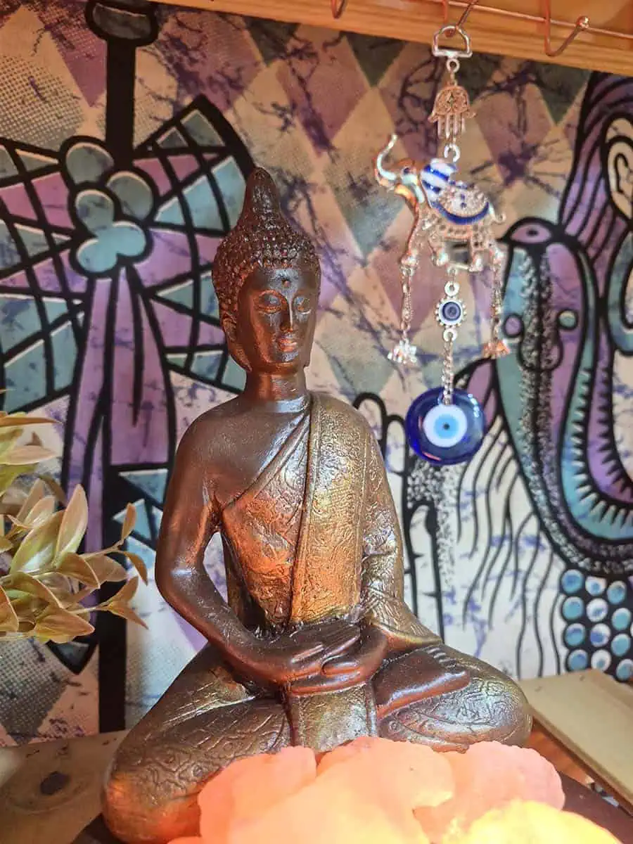 Lámpara de sal con figura de Buda Dorado pintada a mano para decoración espiritual