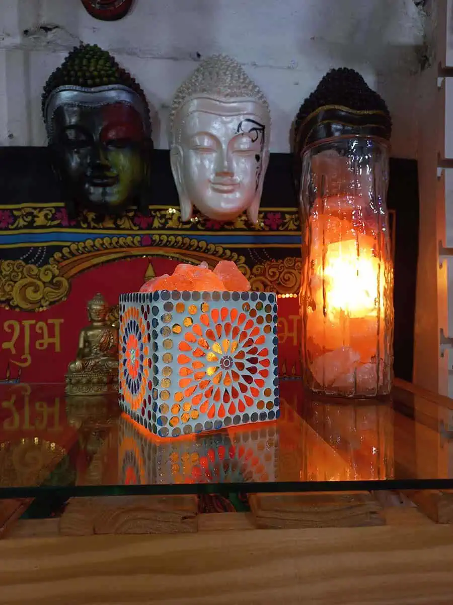 Lámpara de sal en cuenco marroquí azul y naranja cuadrado grande para decoración boho