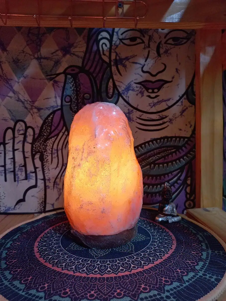 Lámpara de sal del Himalaya natural con base de madera artesanal en Banfield