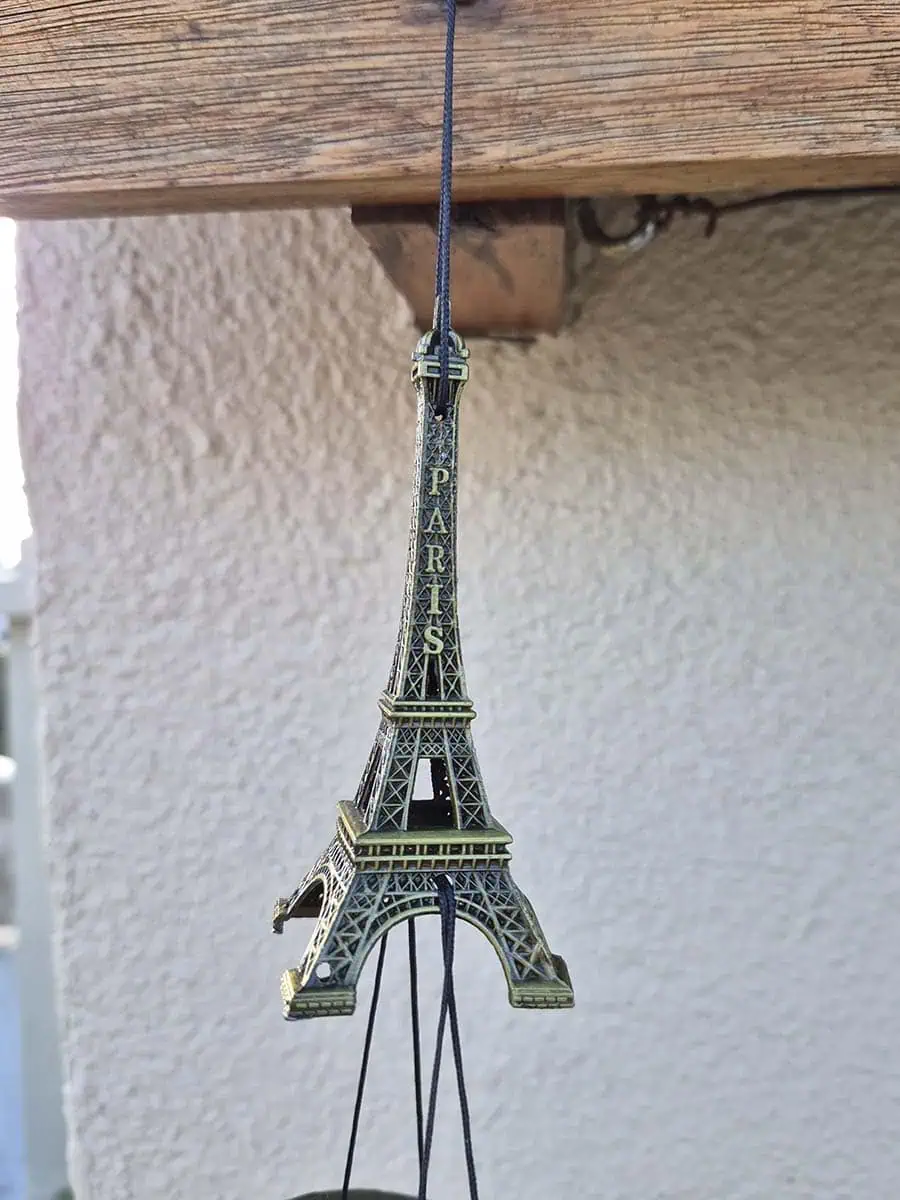 Llamador de ángeles con la Torre Eiffel