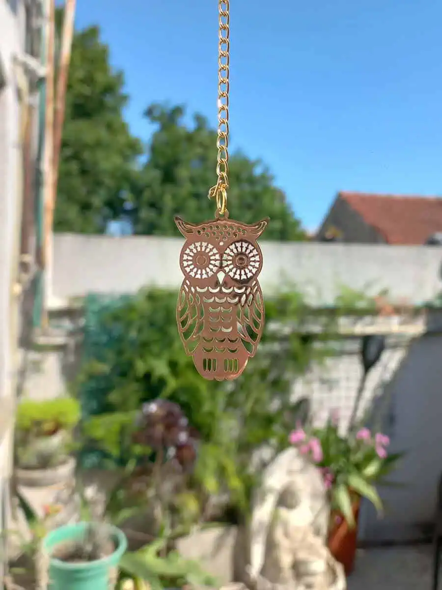 imagen de un llamador de angeles de lechuza