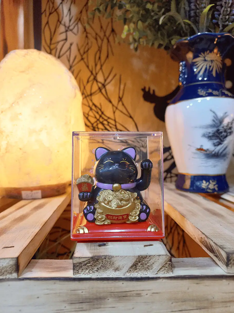 Maneki Neko en cajita negro