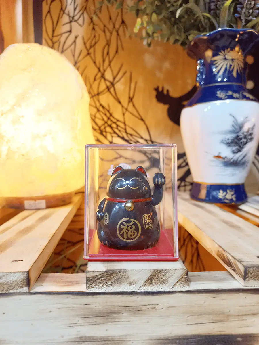 Maneki Neko en cajita Negro 2