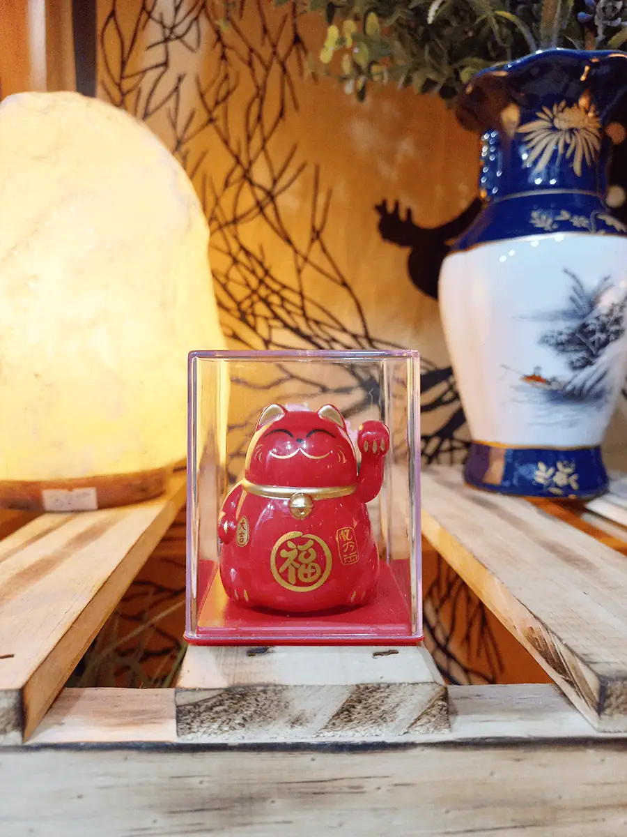 Maneki Neko en cajita Rojo