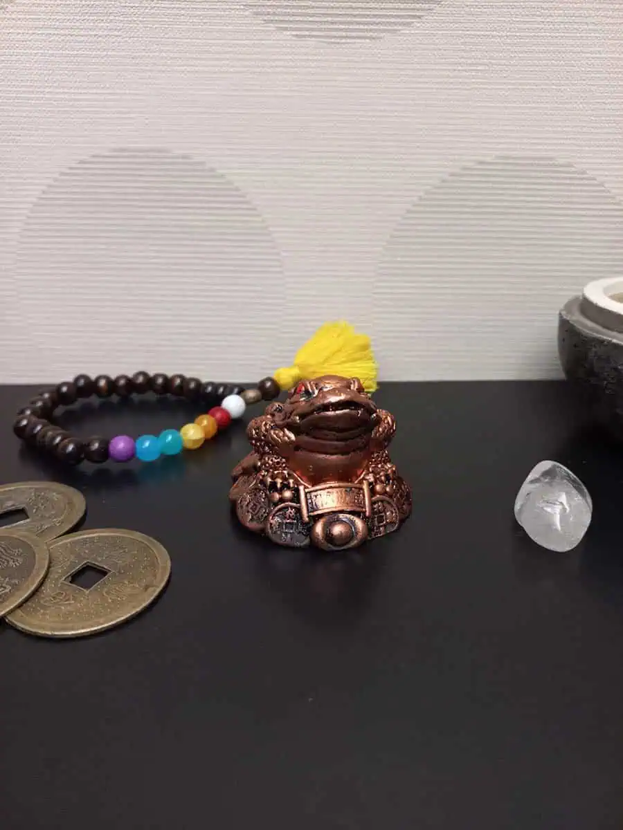 Rana del dinero Feng Shui en rojizo