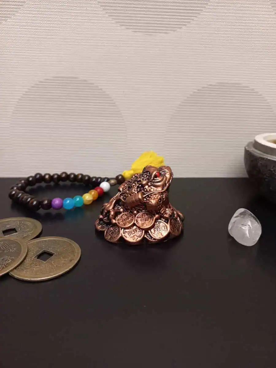 imagen de Rana del dinero Feng Shui en rojizo