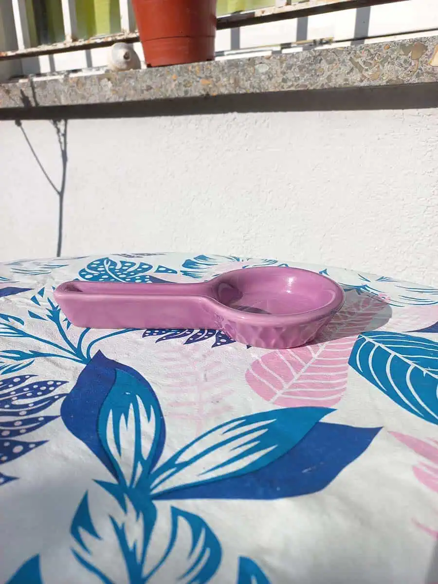 Sahumador de cerámica violeta