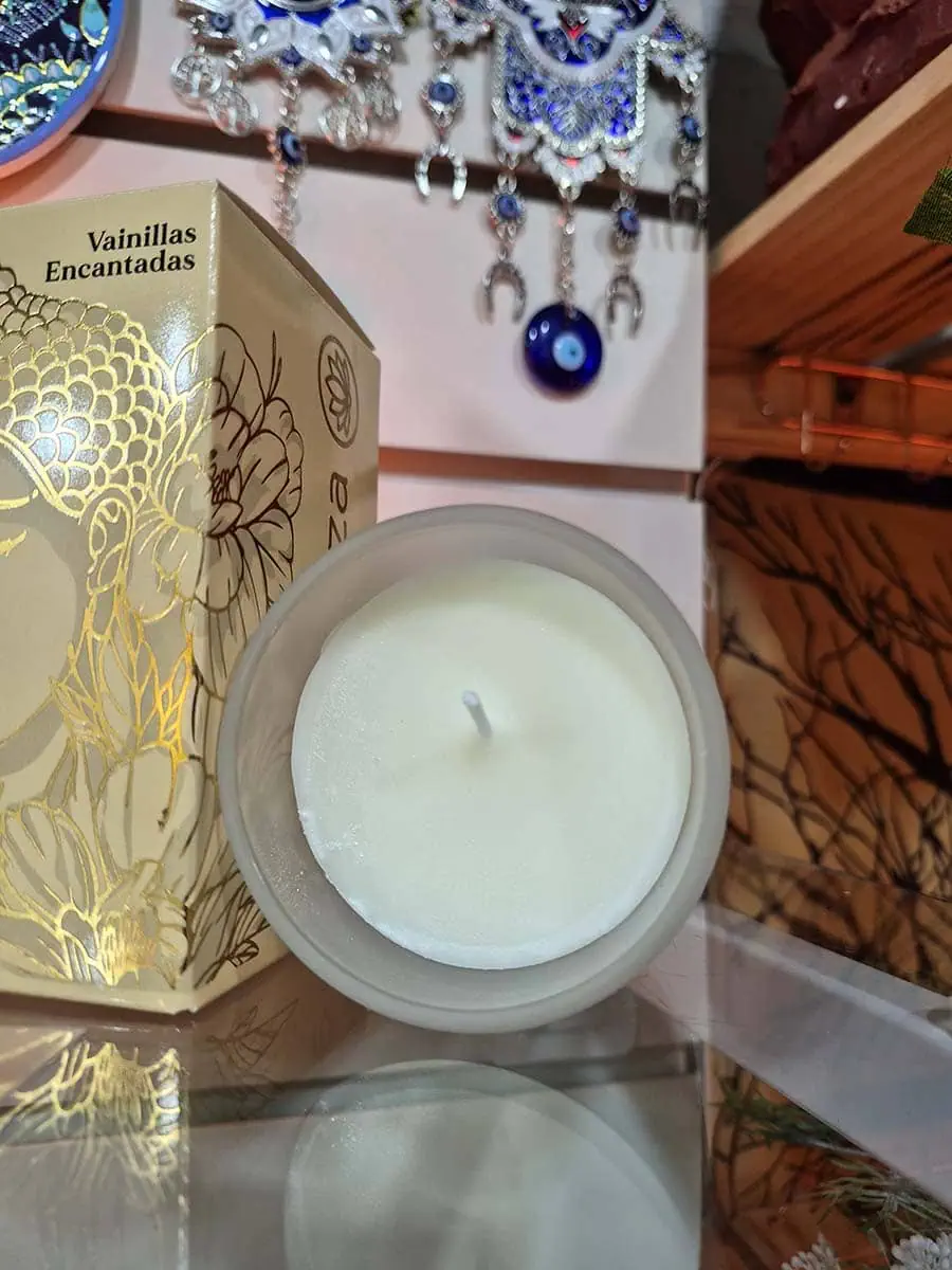 Vela aromática en vaso de vidrio Premium Lemon Aromanza elaborada con cera vegetal